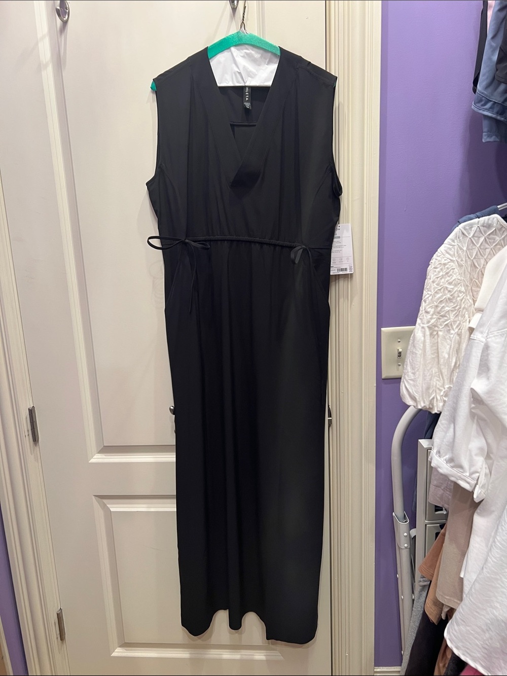 Athleta Black Sleeveless V-Neck Tie-Waist Maxi Dress